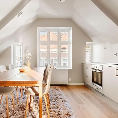 Dinbnb L 2 Etasjers Toppleil L 2 Privat Balkonger L Ny 2024 Bergen