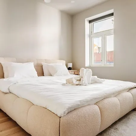 Dinbnb L 2 Etasjers Toppleil L 2 Privat Balkonger L Ny 2024 Apartmán